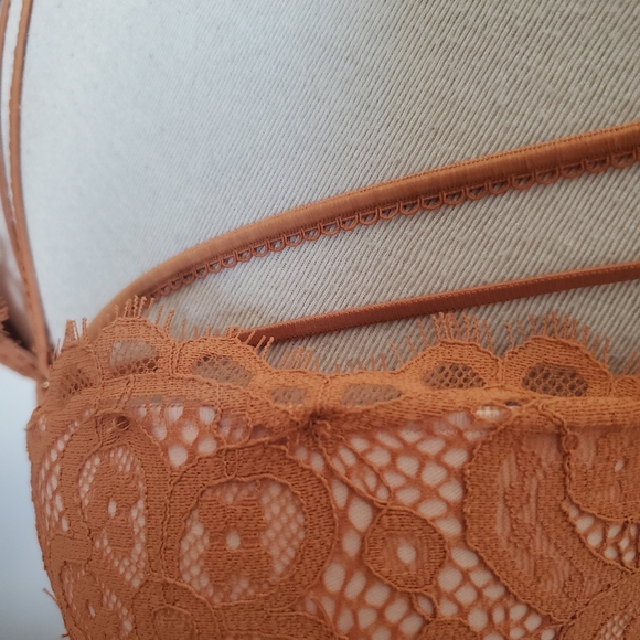 Victoria's Secret Very Sexy Push Up Underwire Tan Lace Bra Women's 36D - Picture 4 of 15